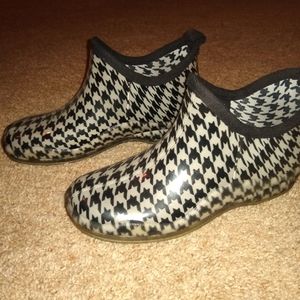 Rain boots